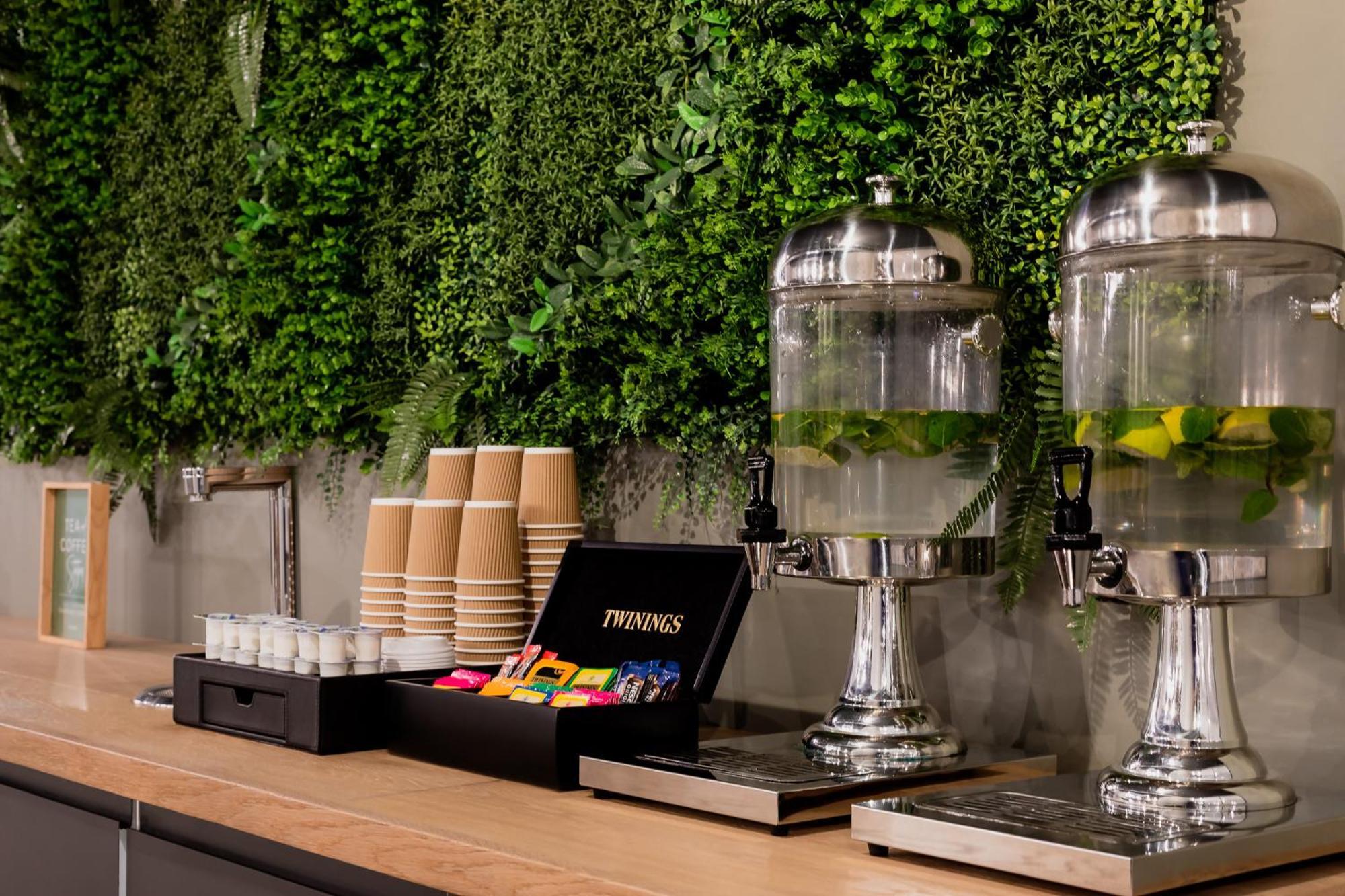 Zedwell Underground Hotel Tottenham Court Rd Λονδίνο Εξωτερικό φωτογραφία